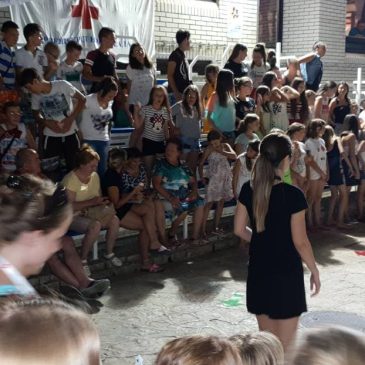 Деца из хранитељских и социјално угрожених породица на летовању у Баошићима уз подршку Црвеног крста и Центра за социјални рад општине Стара Пазова