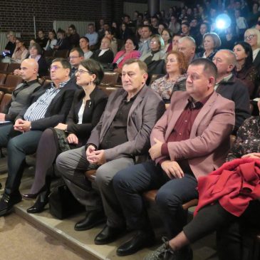 ПРИСУСТВО ОБЕЛЕЖАВАЊУ ДАНА ЕТШ „ВУК КАРАЏИЋ“ И ОШ „БОШКО ПАЛКОВЉЕВИЋ – ПИНКИ“ У СТАРОЈ ПАЗОВИ 