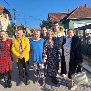 ПОСЕТЕ СТРУЧНОГ ТИМА ЦСР ДЕЦИ НА СМЕШТАЈУ И ПОДЕЛА НОВОГОДИШЊИХ ПАКЕТИЋА И ЏЕПАРЦА